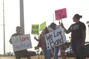Parents continue protesting PI-ISD over band woes